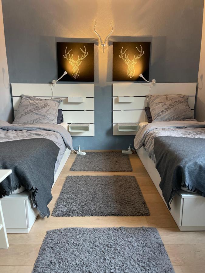 Appartment 53Qm Im Architektenhaus - 2 Schlafzimmer Mit Kueche Und Bad, Nur 2Min Von A8 - Ruhig Und Modern Irschenberg Esterno foto
